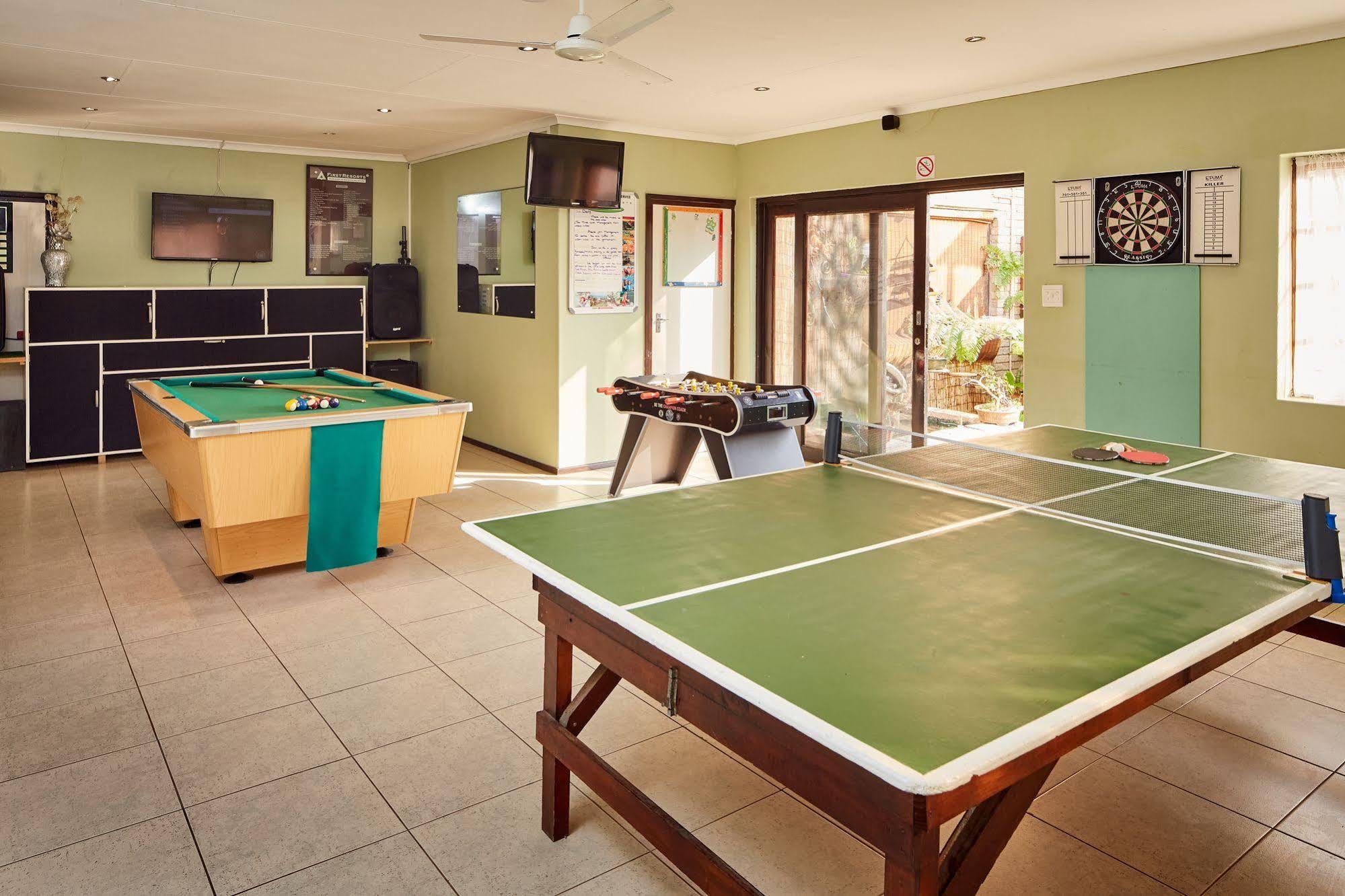 First Group Club Hacienda Apartment เชลลีบีช ภายนอก รูปภาพ