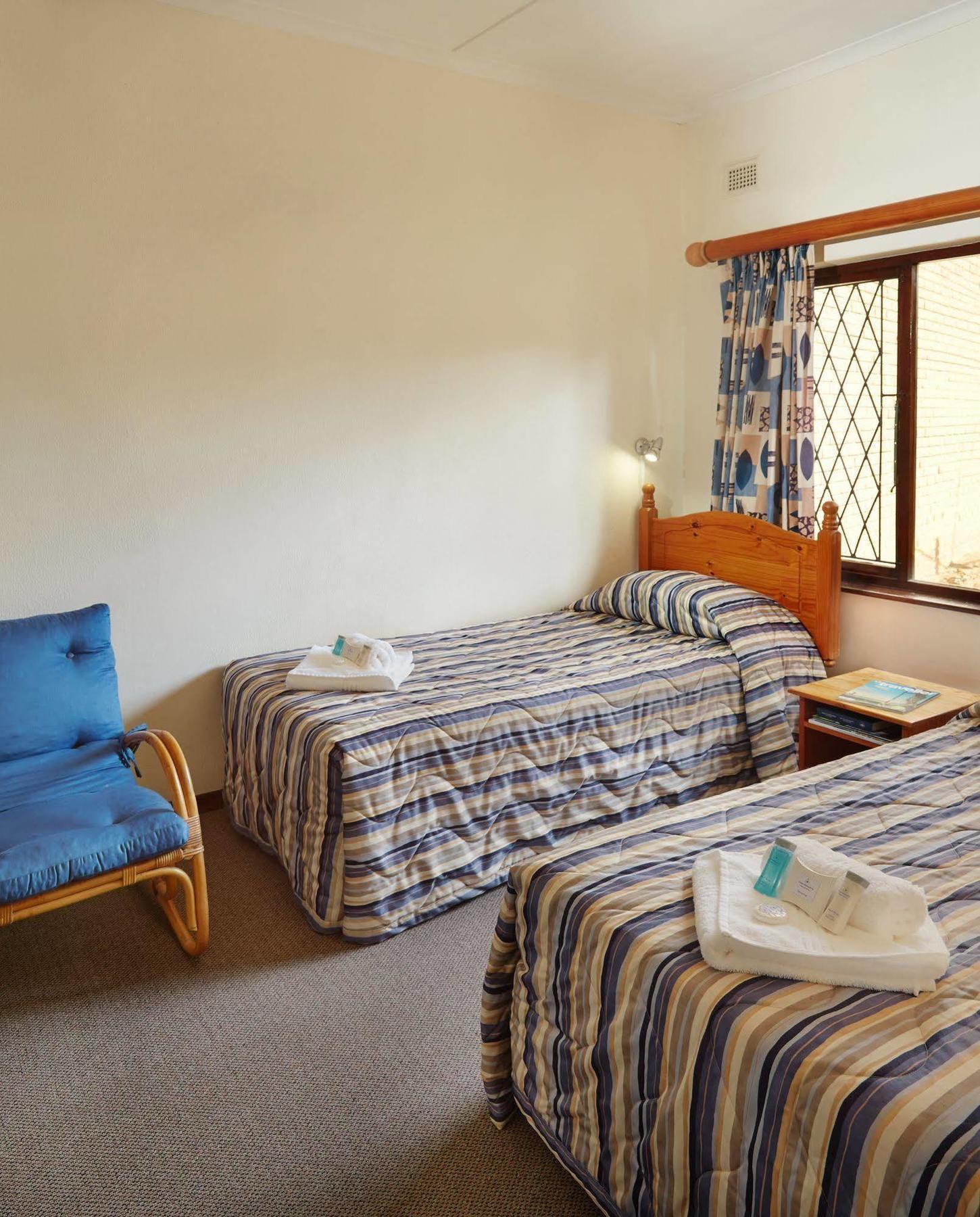 First Group Club Hacienda Apartment เชลลีบีช ภายนอก รูปภาพ